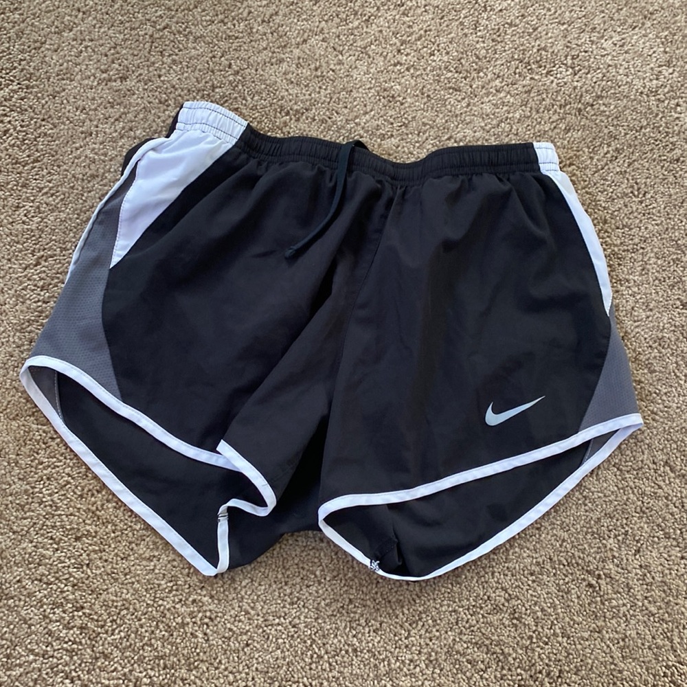 nike black athletic shorts size small